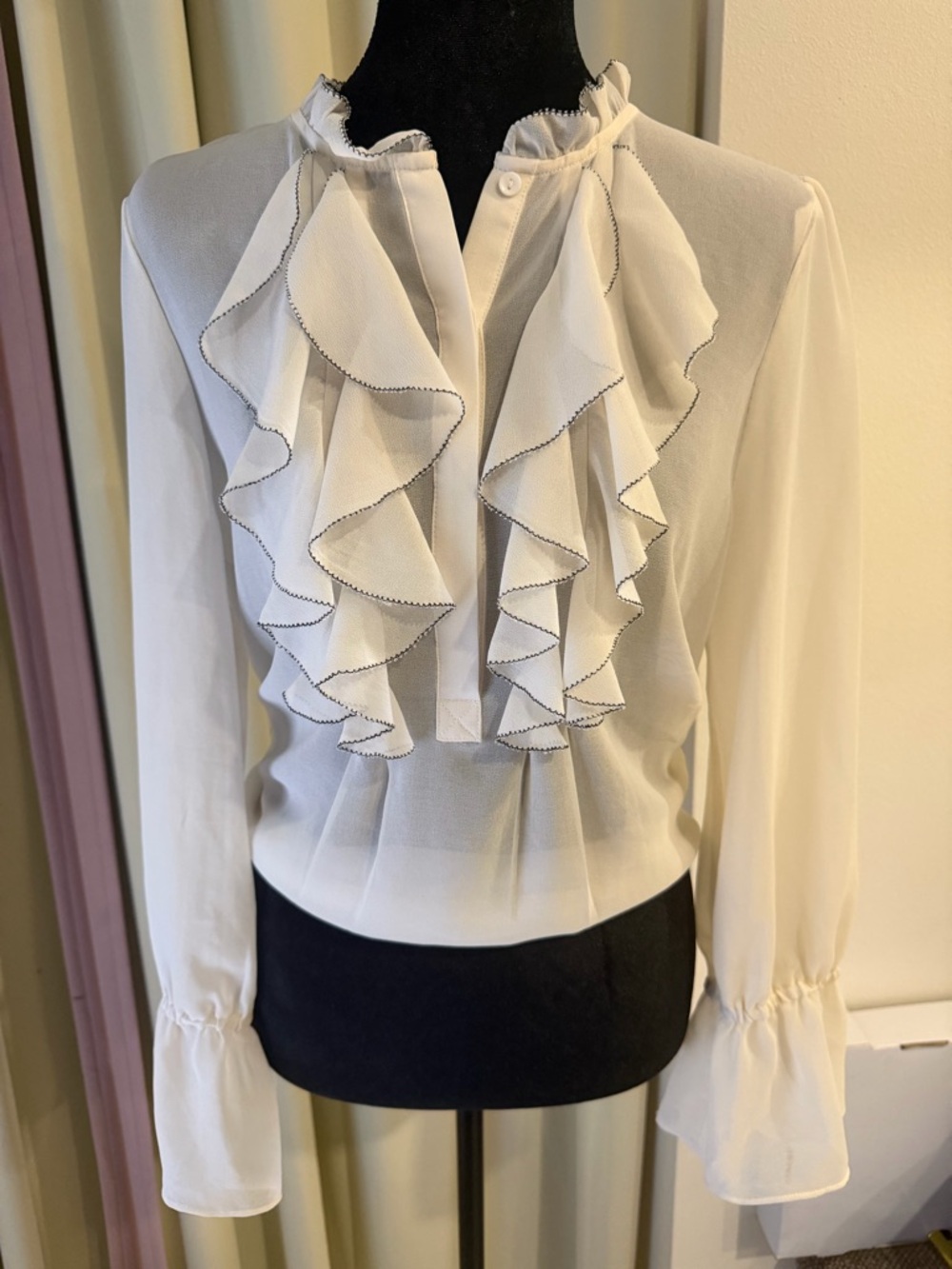 Gibson Latimer White Ruffle-Front Long Sleeve Blouse